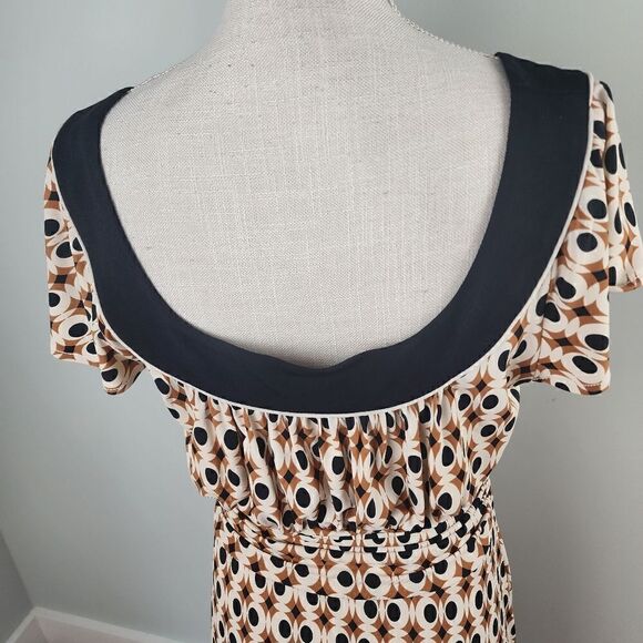 SANDRA  DARREN WOMEN'S DRESS WITH CAPPED SLEEVES RUCHED WAIST GEO DESIGN SIZE 10 - Picture 4 of 8